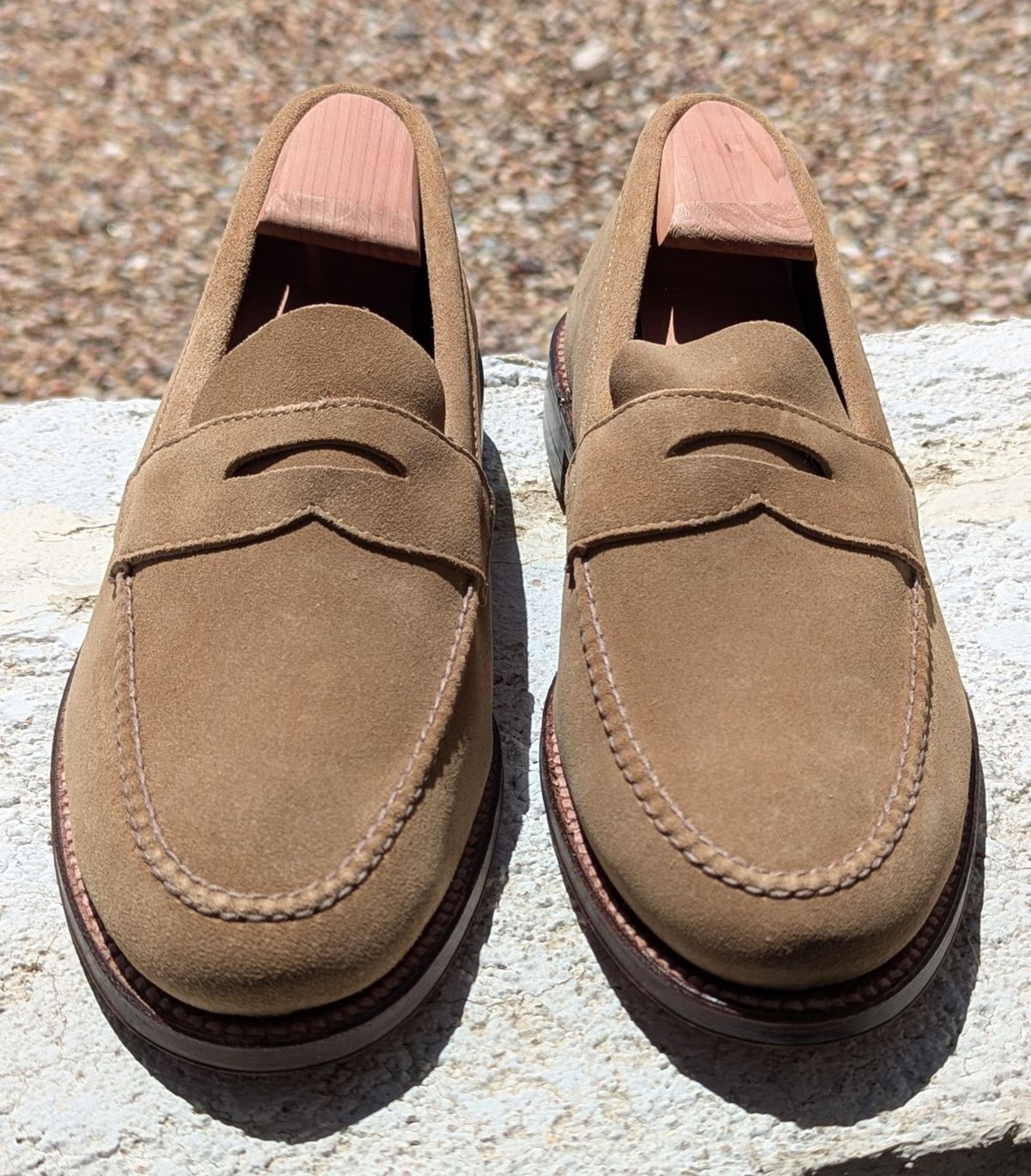 Photo by botasblancas on June 18, 2024 of the Alden Leisure Handsewn Penny Loafer in Tan Suede.