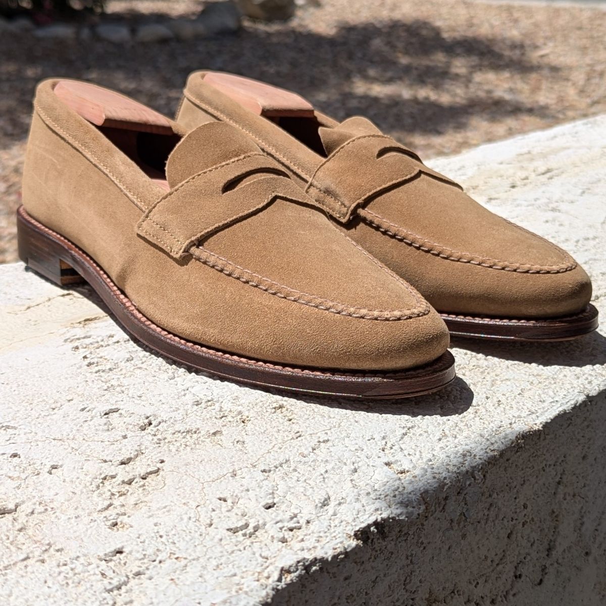 Photo by botasblancas on June 18, 2024 of the Alden Leisure Handsewn Penny Loafer in Tan Suede.