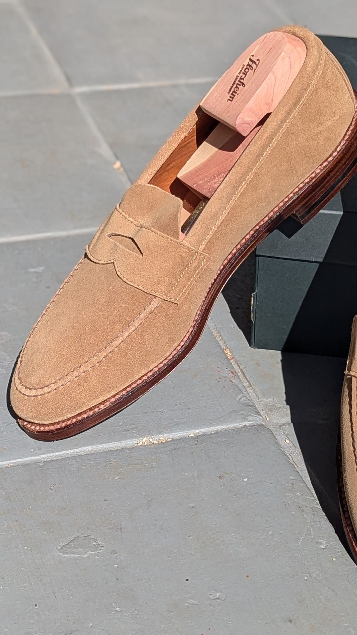 Photo by botasblancas on June 19, 2024 of the Alden Leisure Handsewn Penny Loafer in Tan Suede.