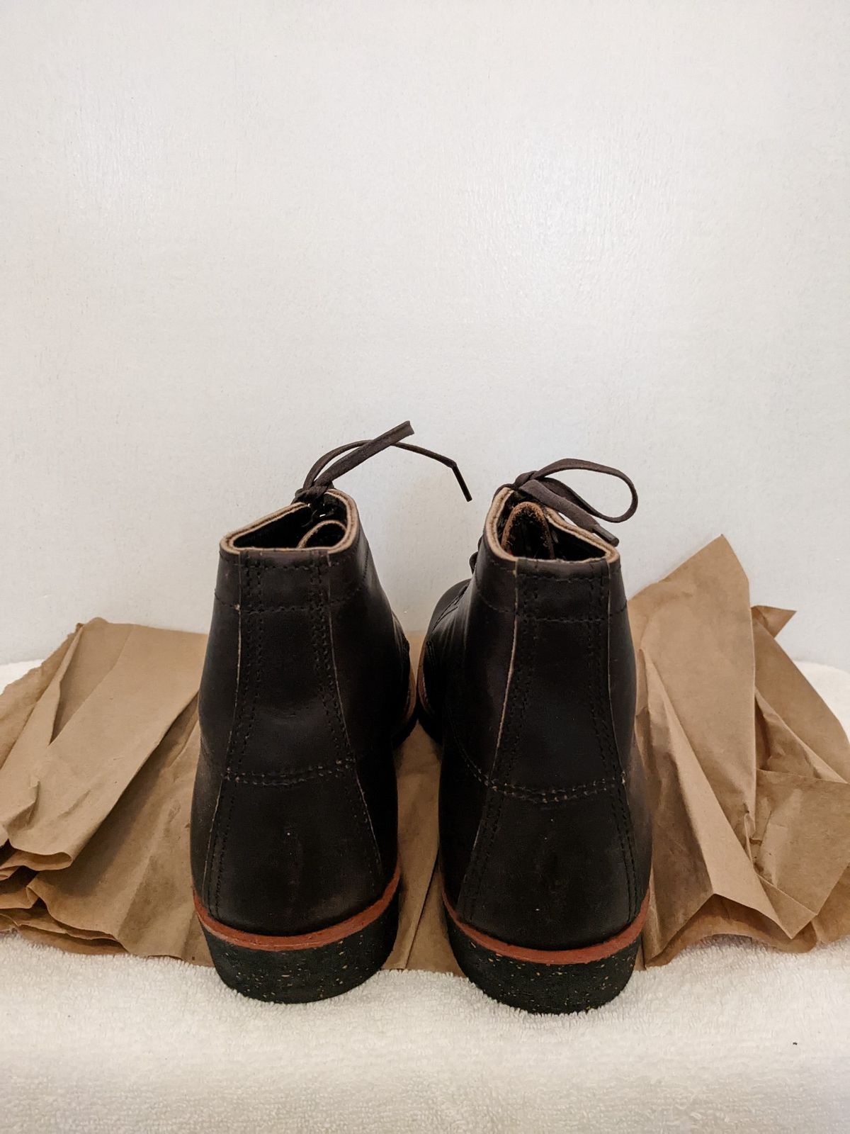 Photo by botasblancas on November 9, 2022 of the Red Wing Merchant in S.B. Foot Ebony Harness.