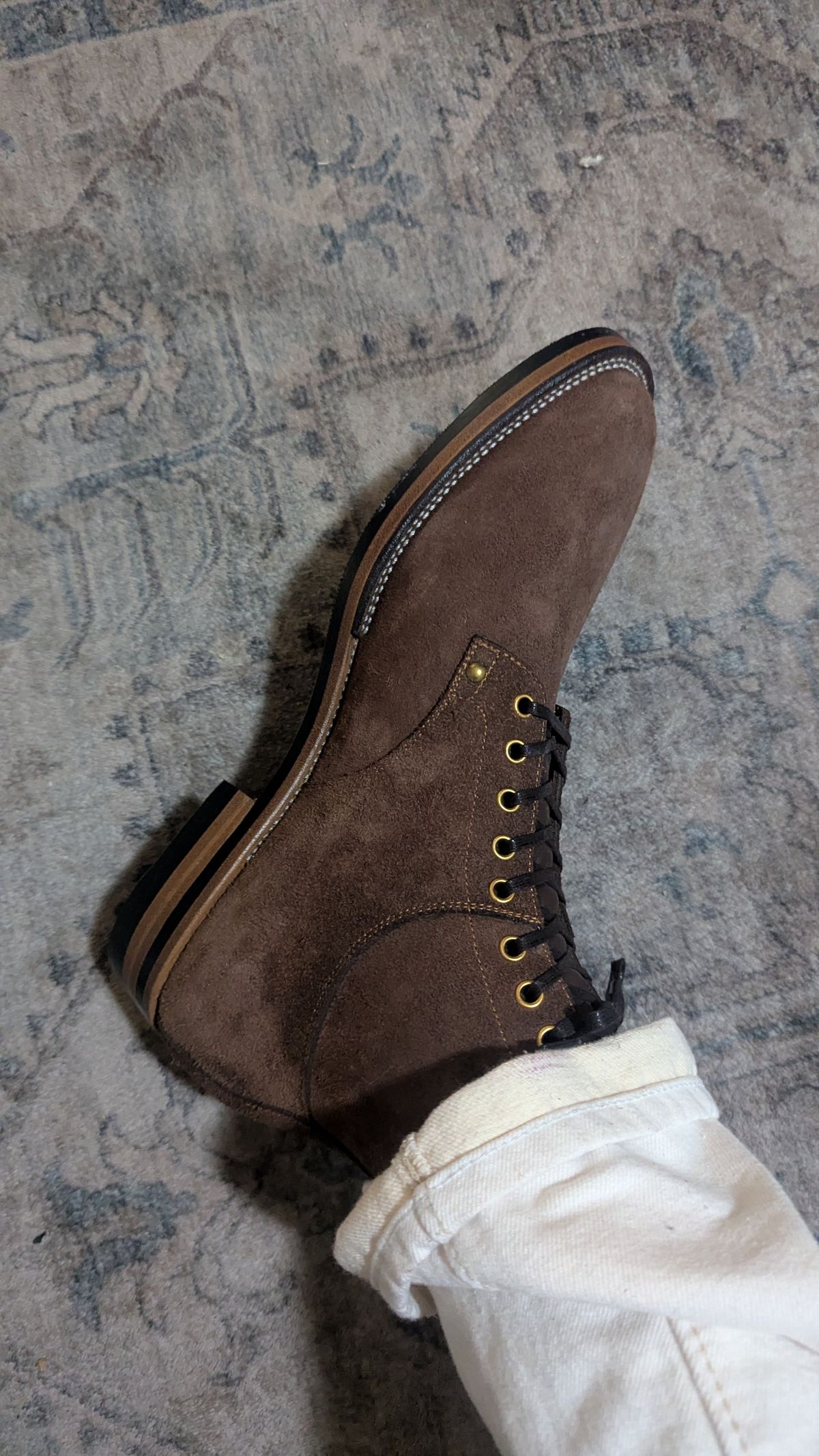 Photo by botasblancas on August 24, 2025 of the Østmo Type I in Seidel Mocha Oil Tan Roughout.