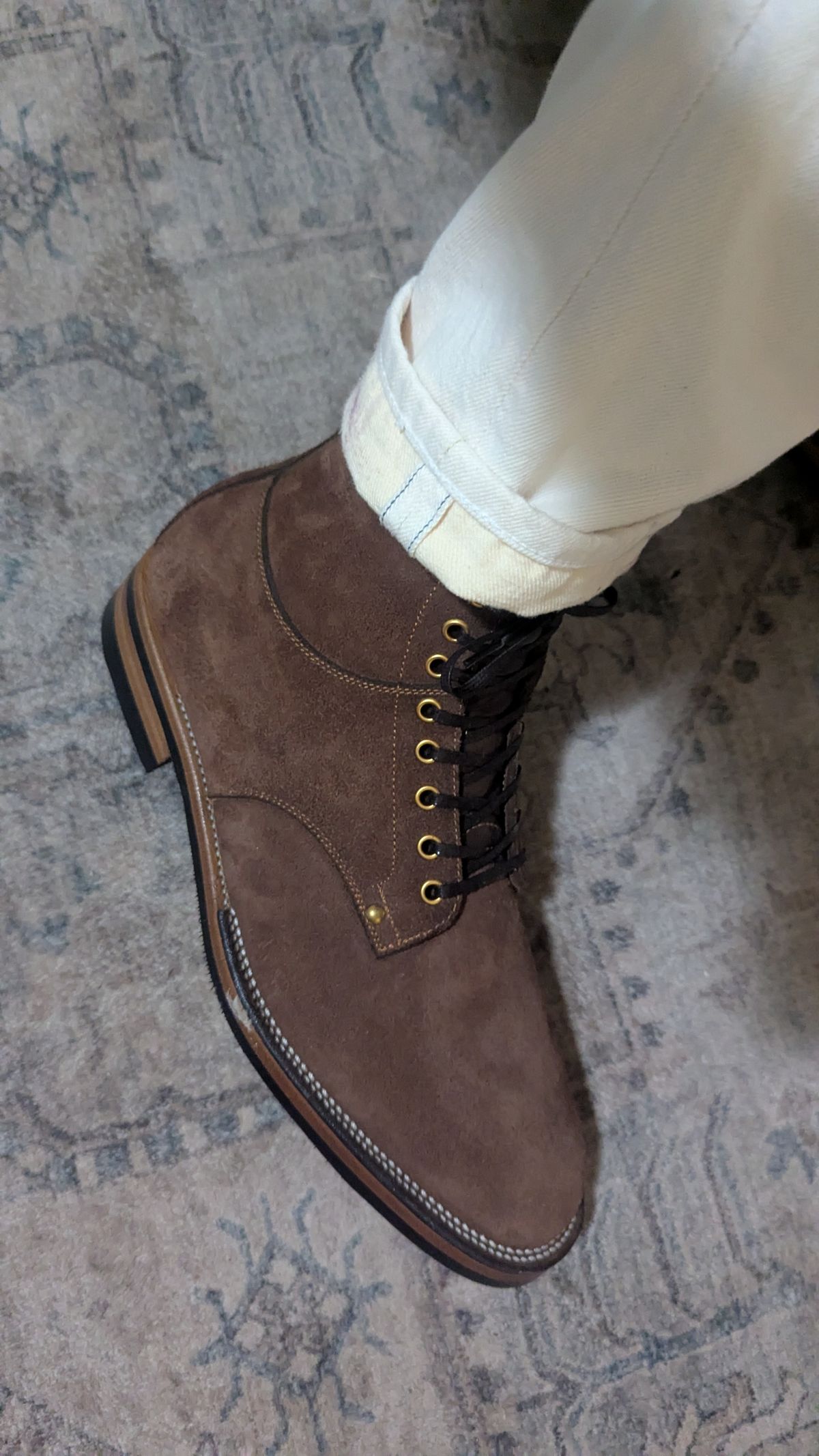 Photo by botasblancas on August 24, 2025 of the Østmo Type I in Seidel Mocha Oil Tan Roughout.