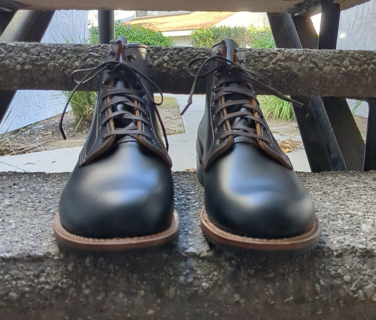 Photo by botasblancas on November 4, 2022 of the Red Wing Beckman Flatbox in S.B. Foot Black Klondike.
