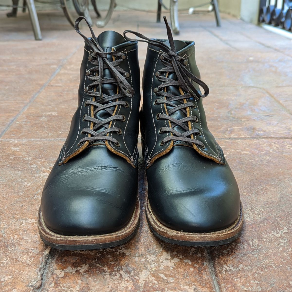 Photo by botasblancas on February 4, 2023 of the Red Wing Beckman Flatbox in S.B. Foot Black Klondike.