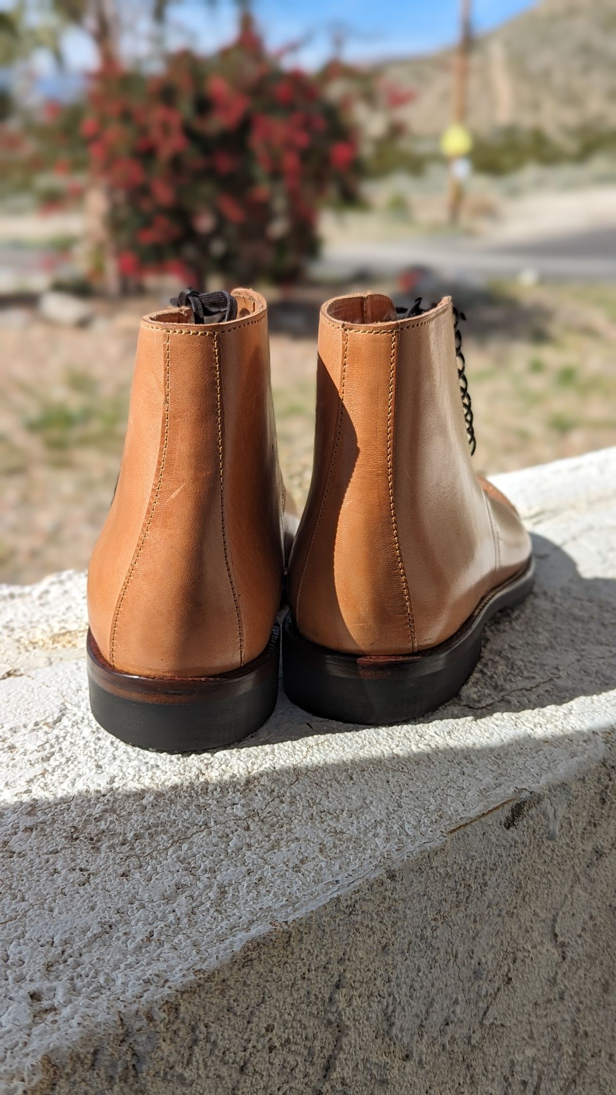 Photo by botasblancas on February 16, 2024 of the Oak Street Bootmakers Lakeshore Boot in Maryam Natural Horsebutt.