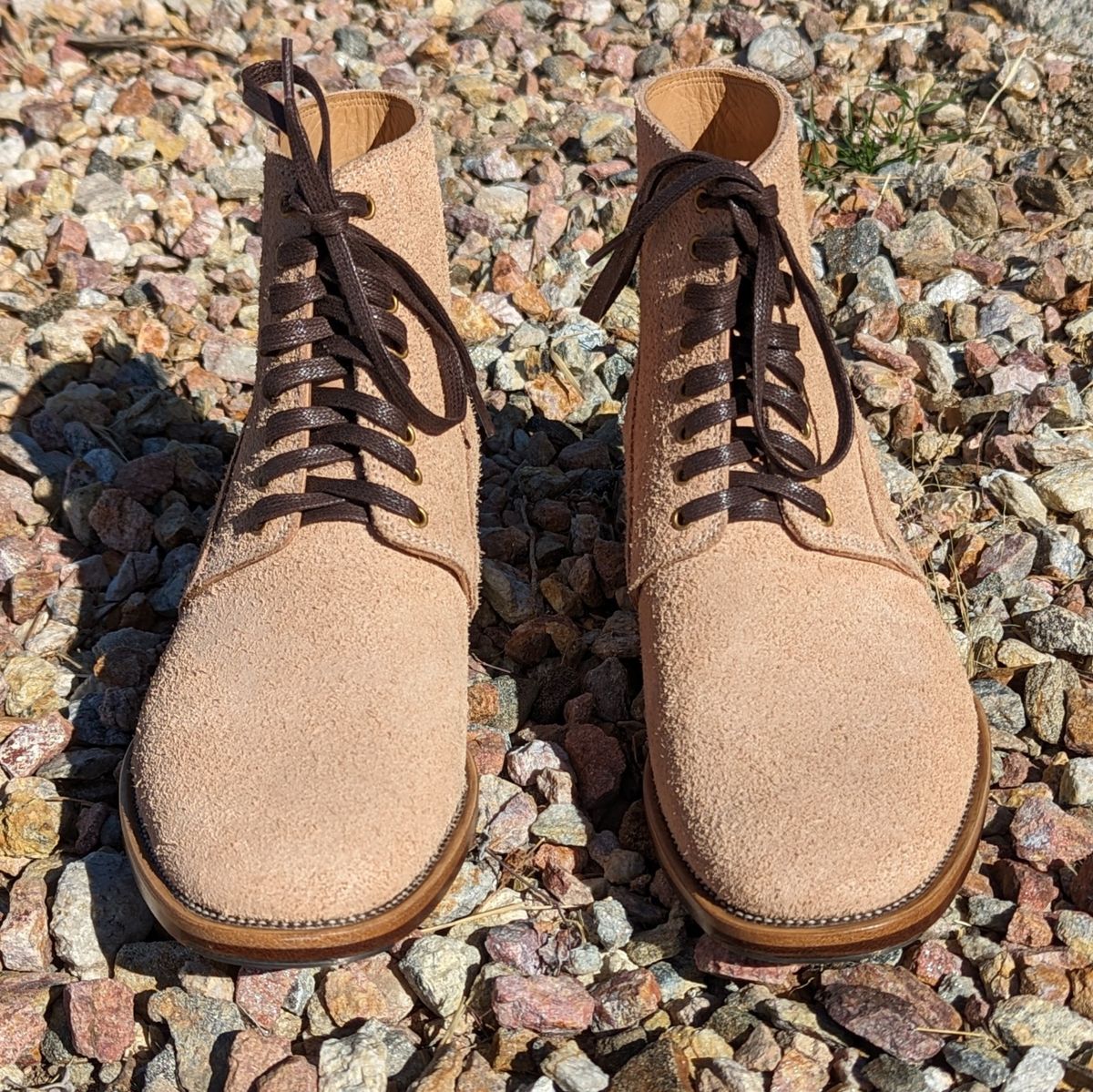 Photo by botasblancas on October 1, 2023 of the WM1978 French Army Boot in Tochigi Natural Roughout.