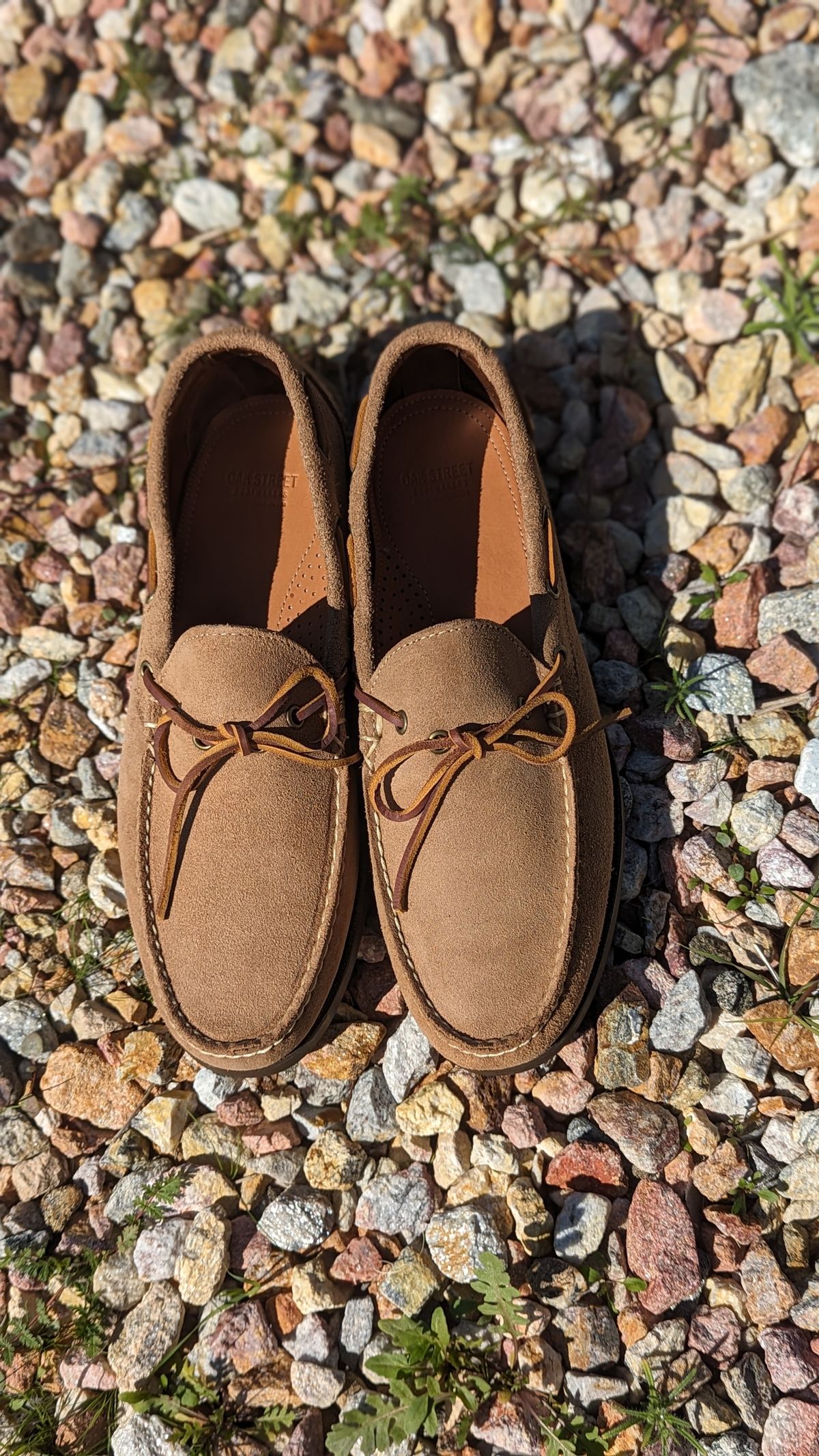 Photo by botasblancas on February 10, 2024 of the Oak Street Bootmakers Camp Moc in Horween Natural Chromexcel Roughout.