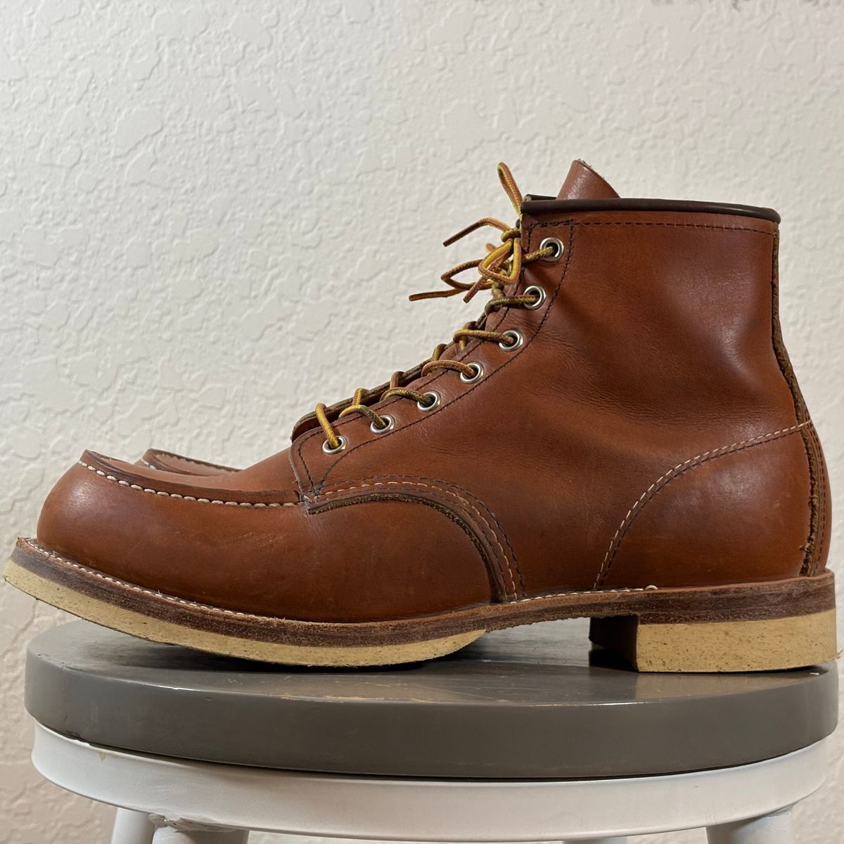 Photo by botasblancas on November 6, 2024 of the Red Wing 6-Inch Classic Moc in S.B. Foot Oro Legacy.