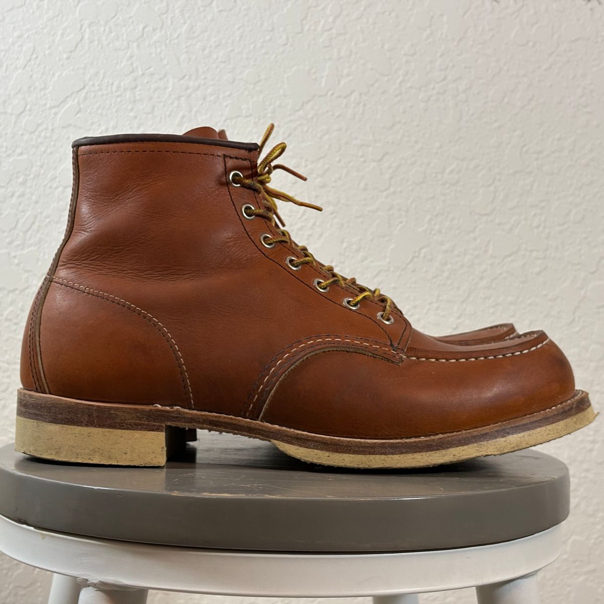 Photo by botasblancas on November 6, 2024 of the Red Wing 6-Inch Classic Moc in S.B. Foot Oro Legacy.