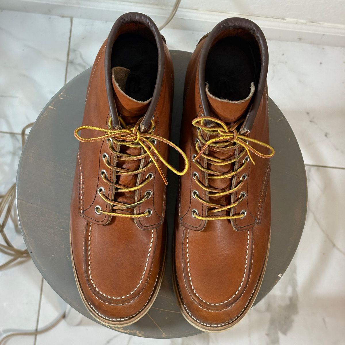 Photo by botasblancas on November 6, 2024 of the Red Wing 6-Inch Classic Moc in S.B. Foot Oro Legacy.