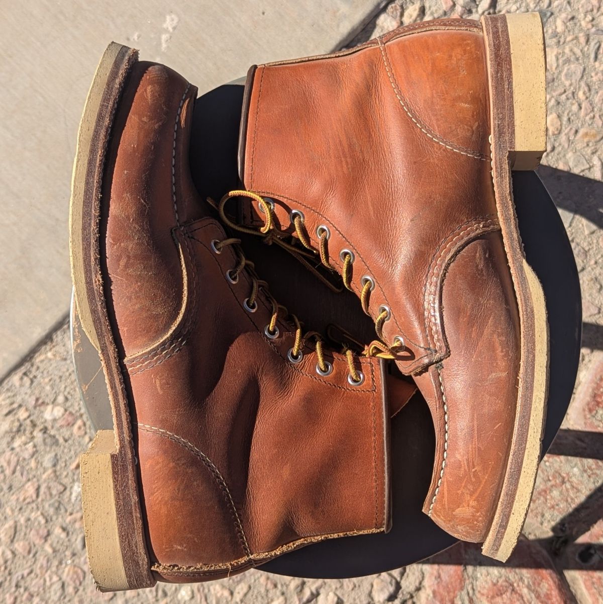 Photo by botasblancas on January 2, 2025 of the Red Wing 6-Inch Classic Moc in S.B. Foot Oro Legacy.