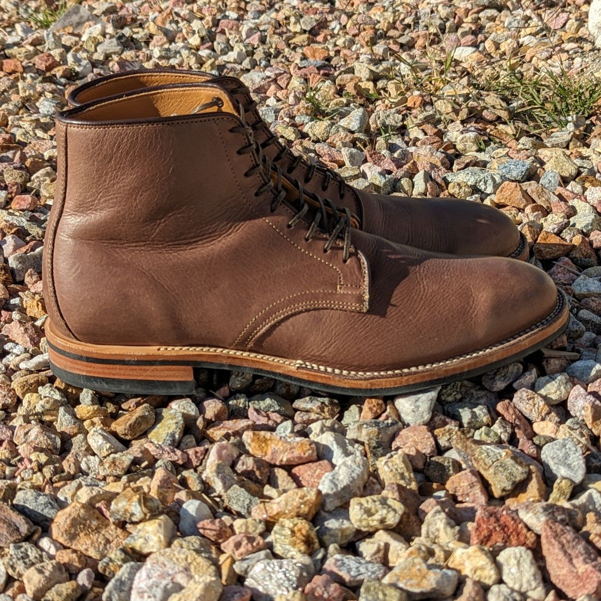 Photo by botasblancas on December 2, 2023 of the Viberg Derby Boot in Brown Glacé Deer.