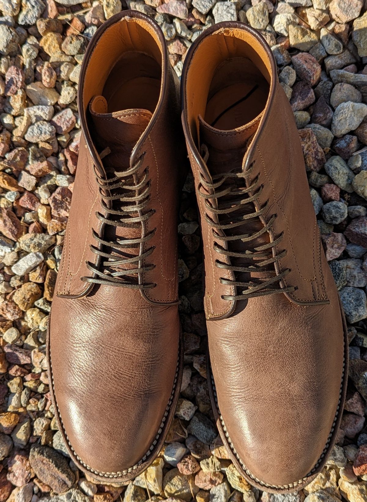 Photo by botasblancas on December 2, 2023 of the Viberg Derby Boot in Brown Glacé Deer.