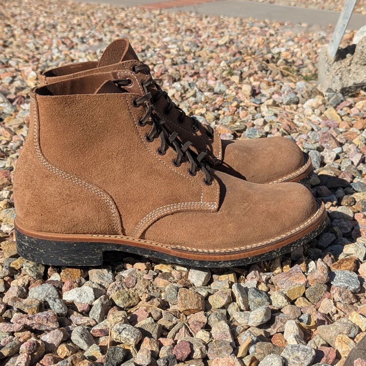 Photo by botasblancas on December 17, 2024 of the Viberg Boondocker in Horween Natural Chromexcel Roughout.