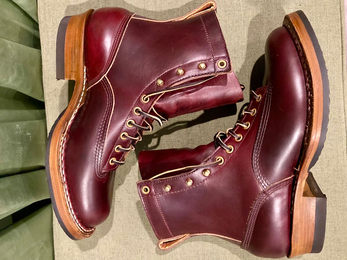 Photo by Drew on November 9, 2023 of the White's Bounty Hunter in Horween Burgundy Chromexcel Horsehide.