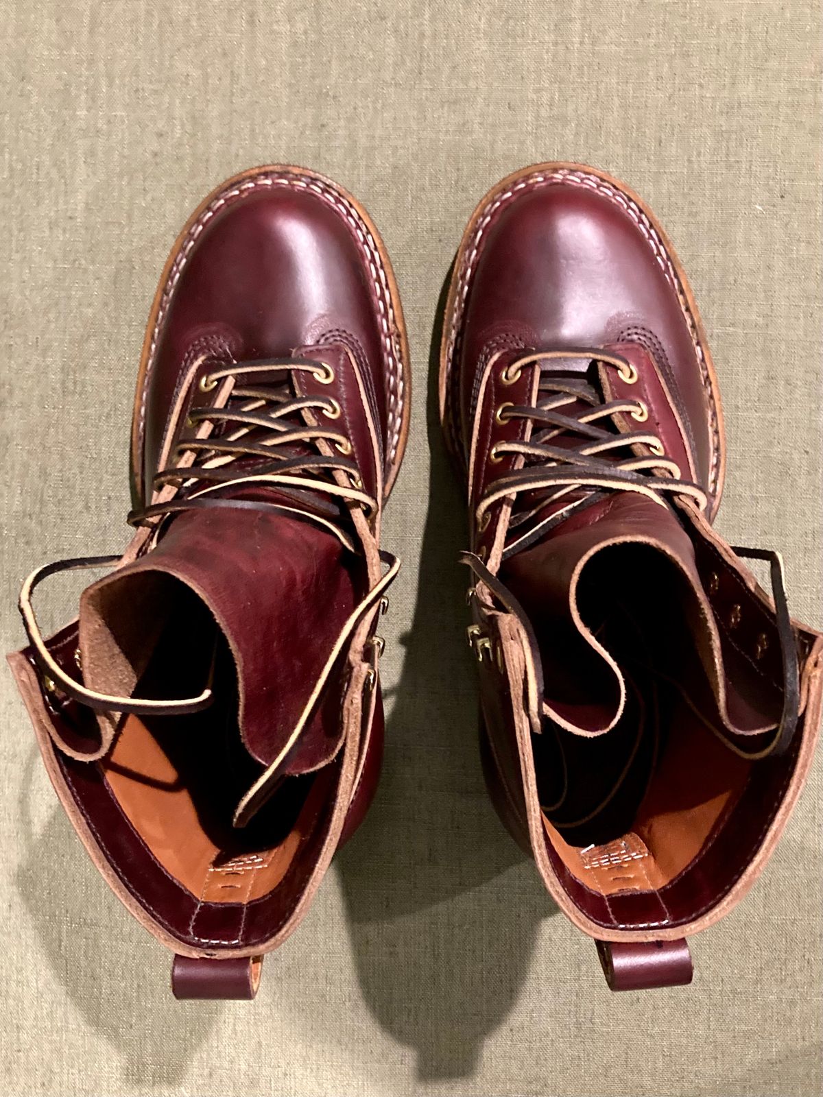 Photo by Drew on November 9, 2023 of the White's Bounty Hunter in Horween Burgundy Chromexcel Horsehide.