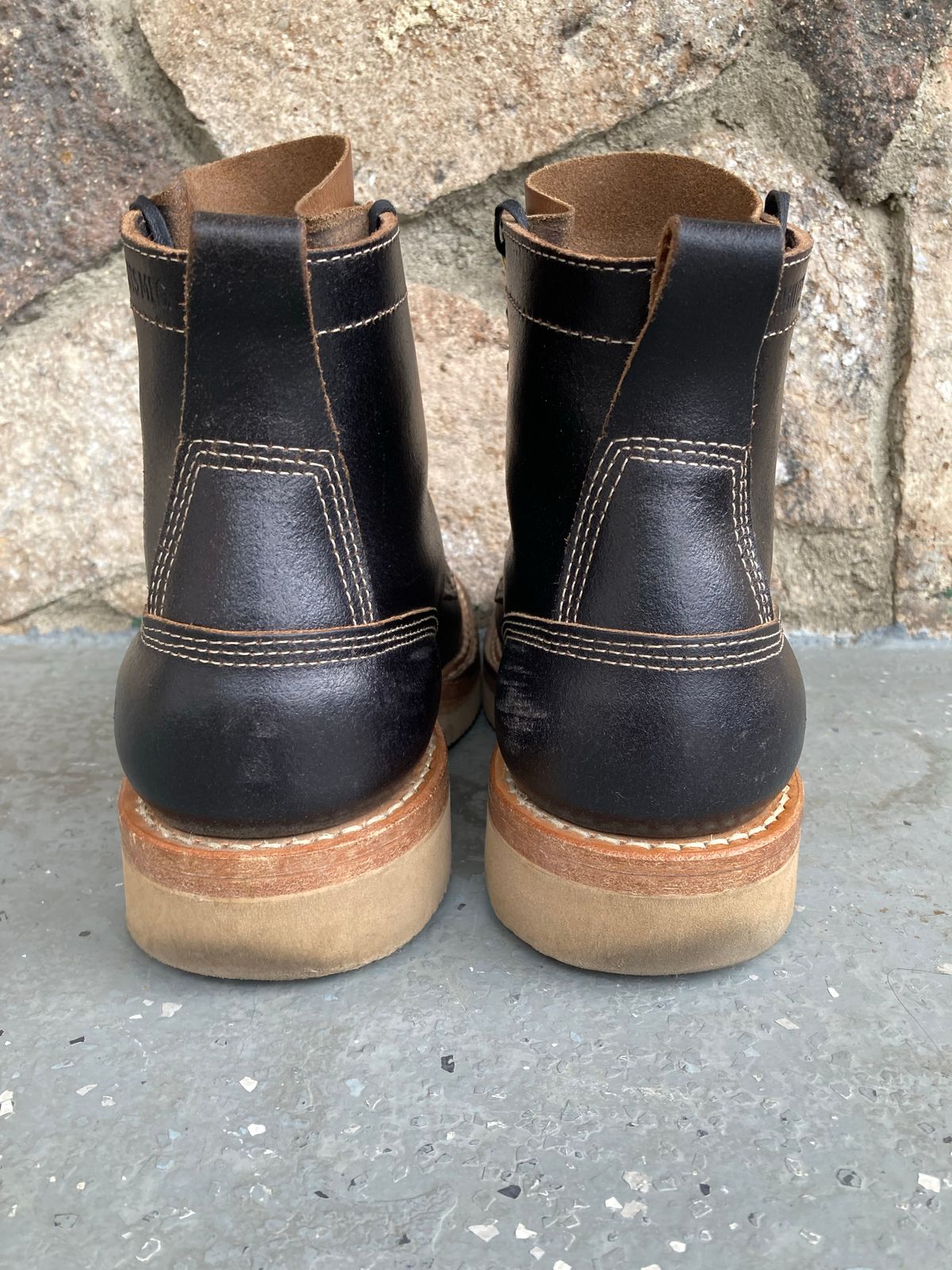 Photo by Drew on December 4, 2022 of the White's 350 Cruiser in Horween Black Waxed Flesh.