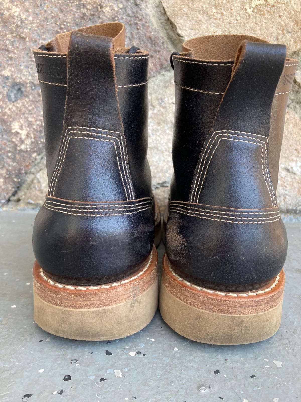 Photo by Drew on April 6, 2023 of the White's 350 Cruiser in Horween Black Waxed Flesh.