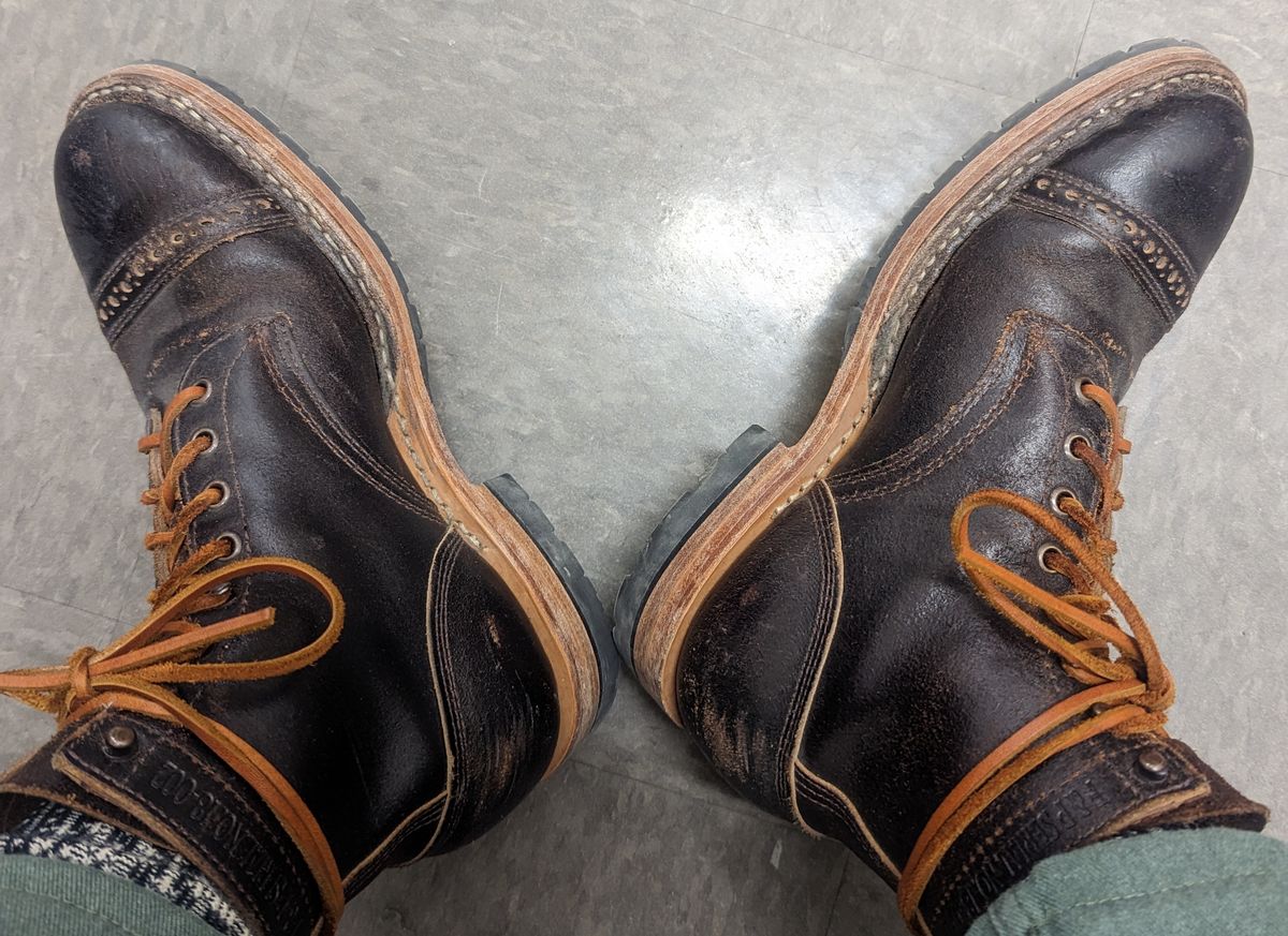 Photo by FoolinBoots on April 18, 2023 of the White's MP-Sherman Toe Cap in Horween Dark Brown Waxed Flesh.