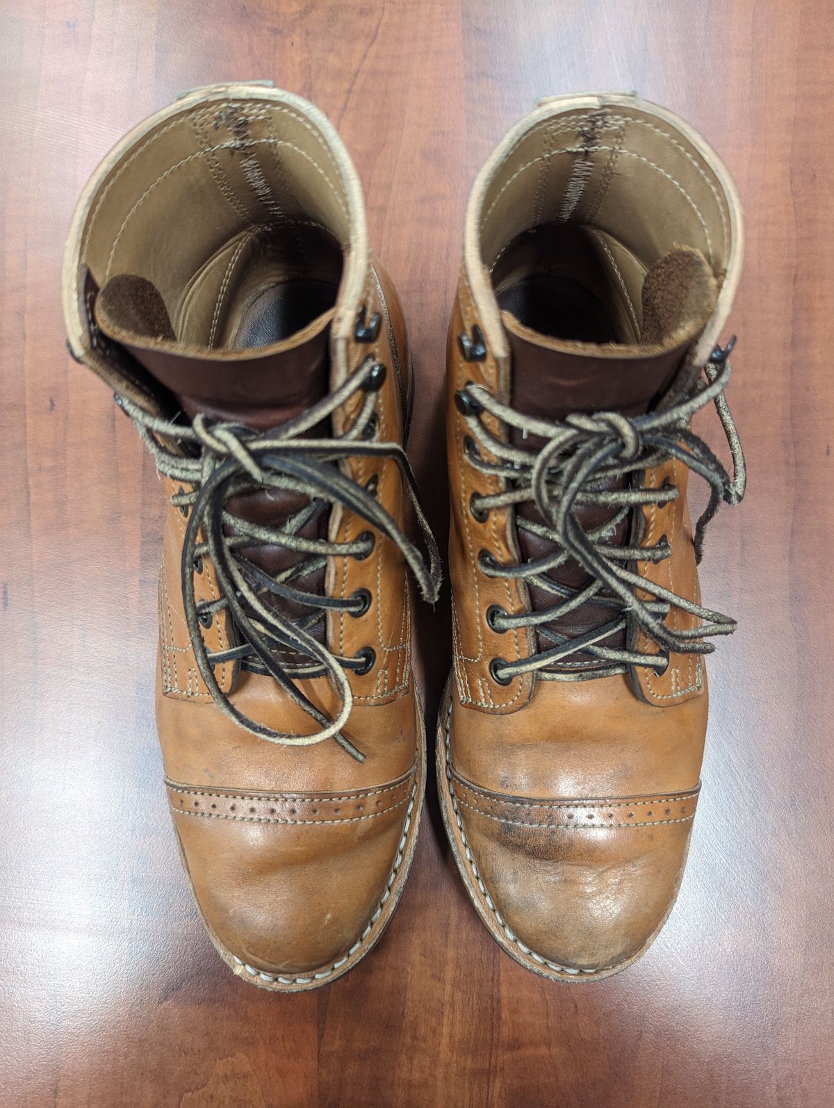 Photo by FoolinBoots on December 5, 2022 of the Truman Service Boot in Natural Horse Rump.