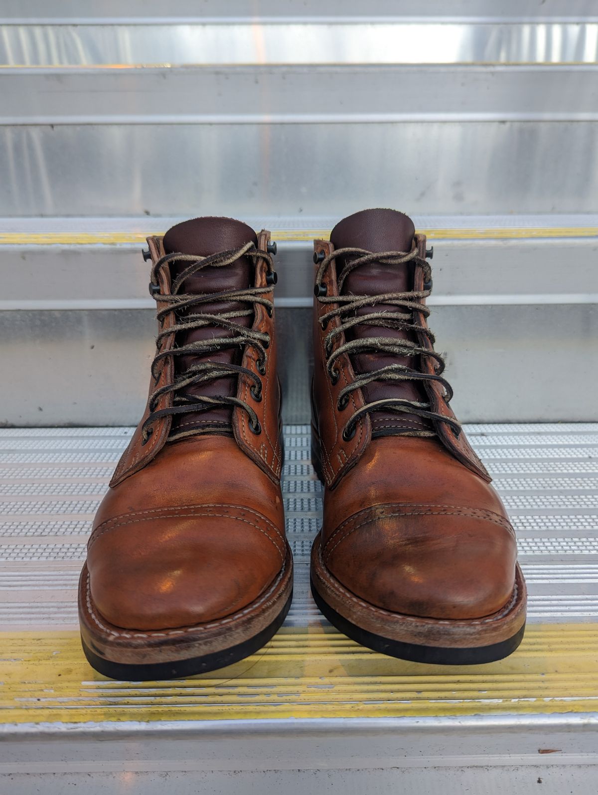 Photo by FoolinBoots on January 6, 2023 of the Truman Service Boot in Natural Horse Rump.