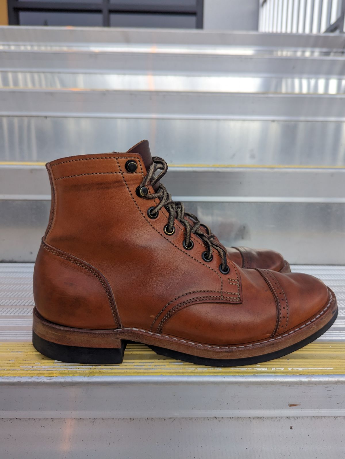 Photo by FoolinBoots on January 6, 2023 of the Truman Service Boot in Natural Horse Rump.