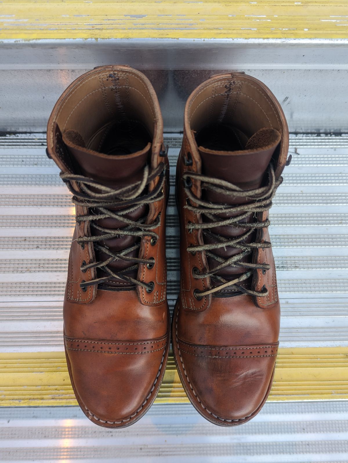 Photo by FoolinBoots on January 6, 2023 of the Truman Service Boot in Natural Horse Rump.