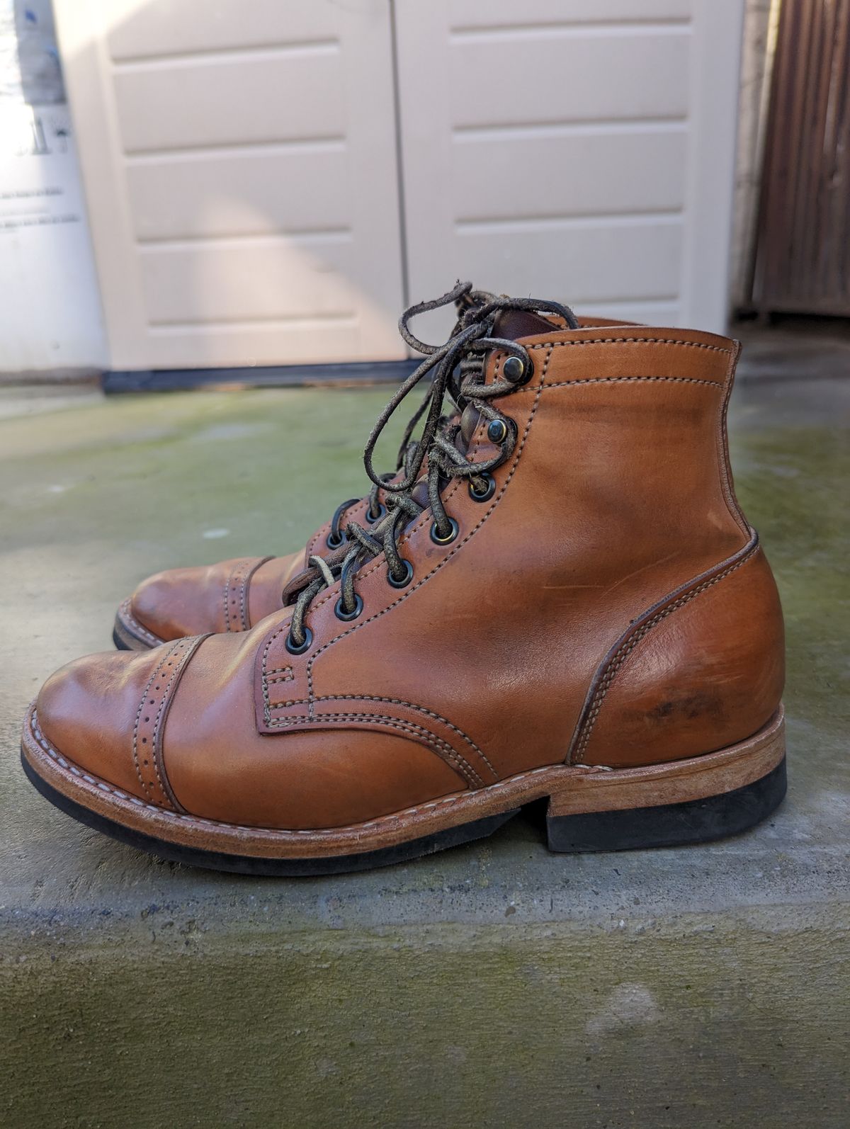 Photo by FoolinBoots on February 5, 2023 of the Truman Service Boot in Natural Horse Rump.