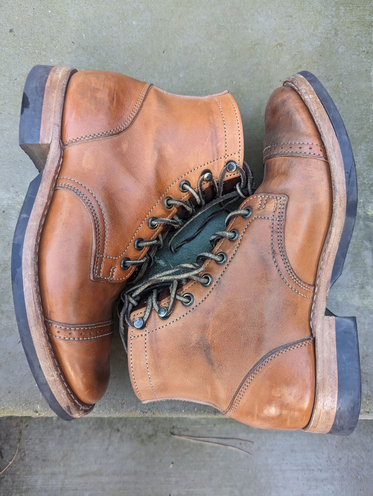 Photo by FoolinBoots on February 5, 2023 of the Truman Service Boot in Natural Horse Rump.