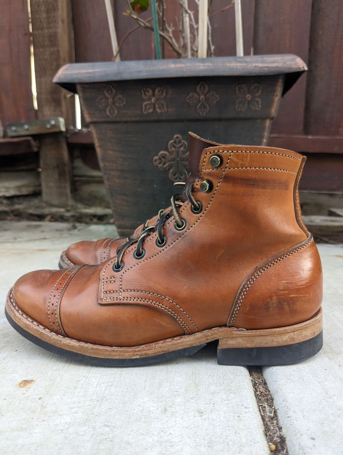 Photo by FoolinBoots on April 6, 2023 of the Truman Service Boot in Natural Horse Rump.