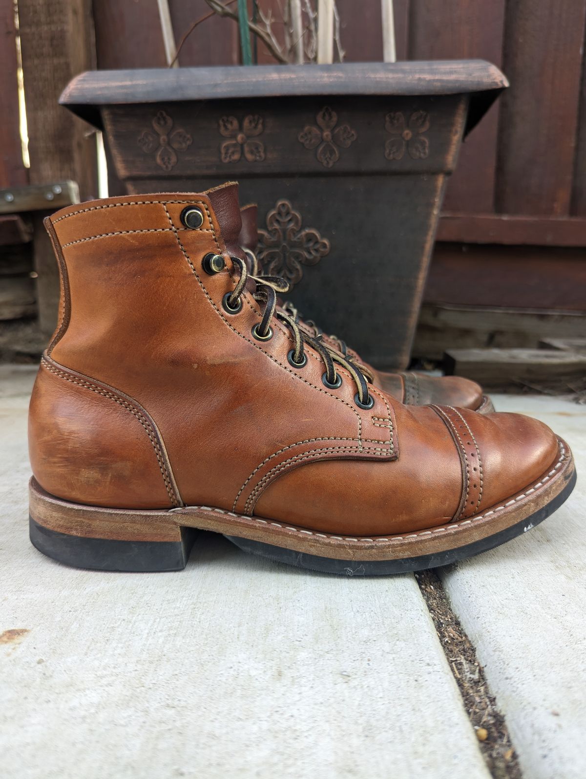 Photo by FoolinBoots on April 6, 2023 of the Truman Service Boot in Natural Horse Rump.