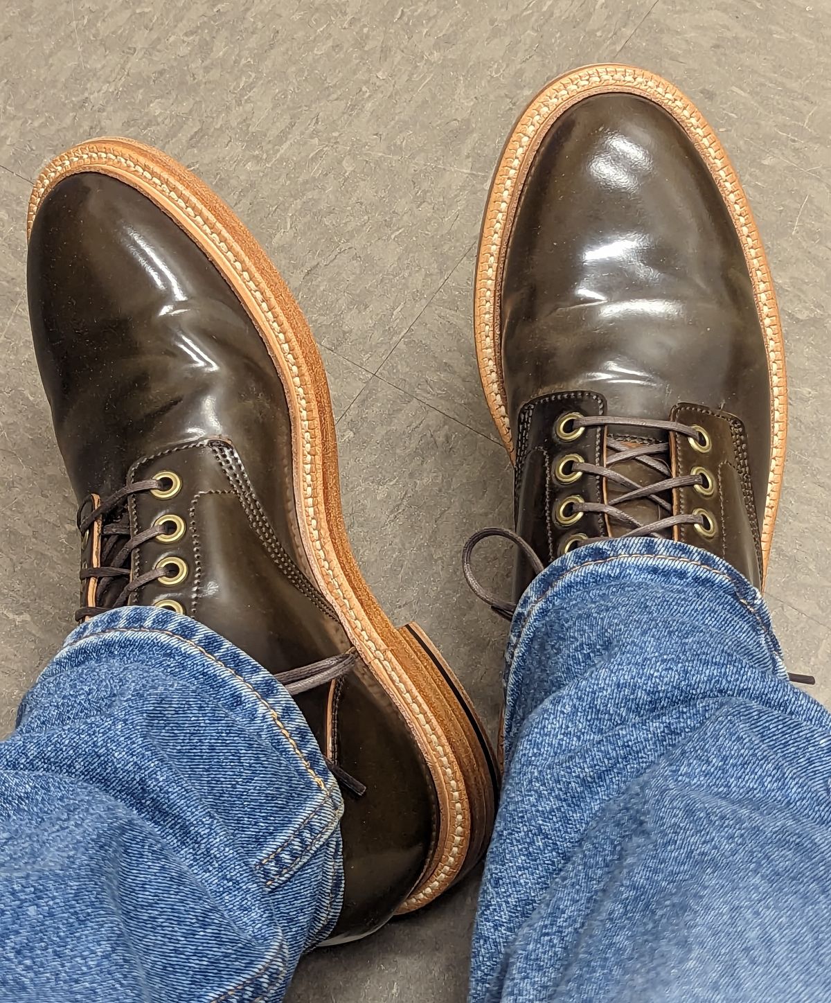 Photo by FoolinBoots on May 4, 2023 of the Grant Stone Diesel Boot in Horween Maduro Shell Cordovan.