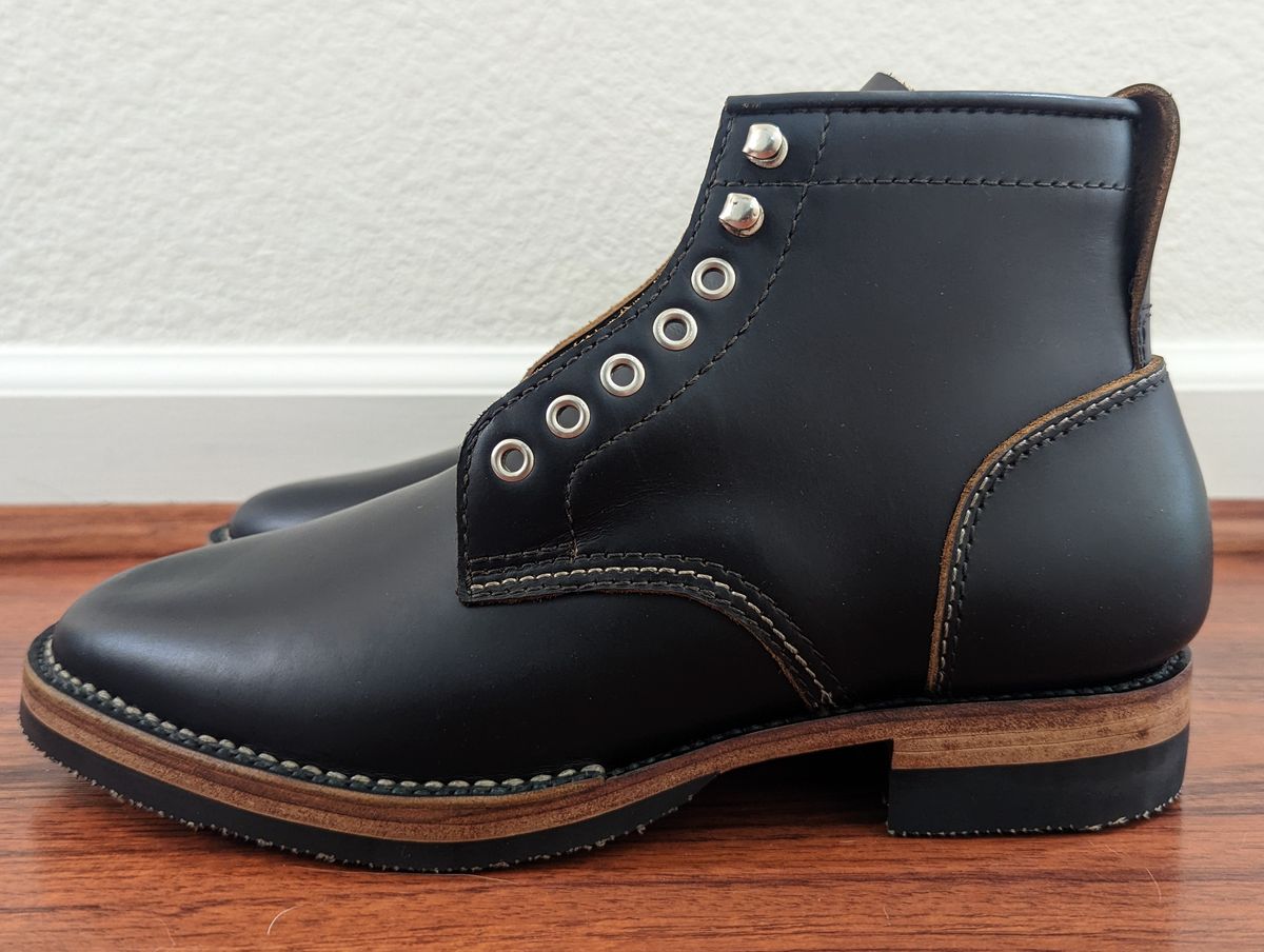 Photo by FoolinBoots on October 18, 2022 of the Santalum x PTC The Klondike Service Boot in S.B. Foot Black Klondike.