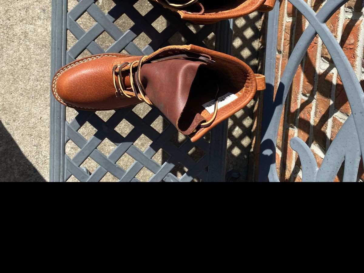 Photo by theshoeque on October 2, 2022 of the Nicks Unlisted Model in Unlisted Leather.