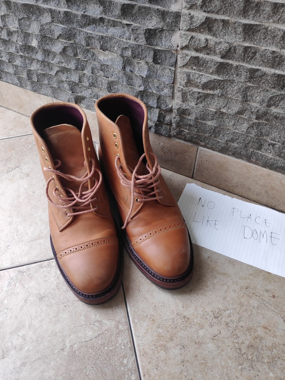 Photo by holandenim on November 5, 2022 of the Sagara Legant in Indonesian Java Brown Pull Up.