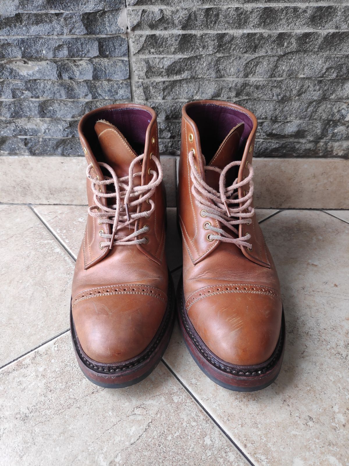 Photo by holandenim on January 3, 2023 of the Sagara Legant in Indonesian Java Brown Pull Up.