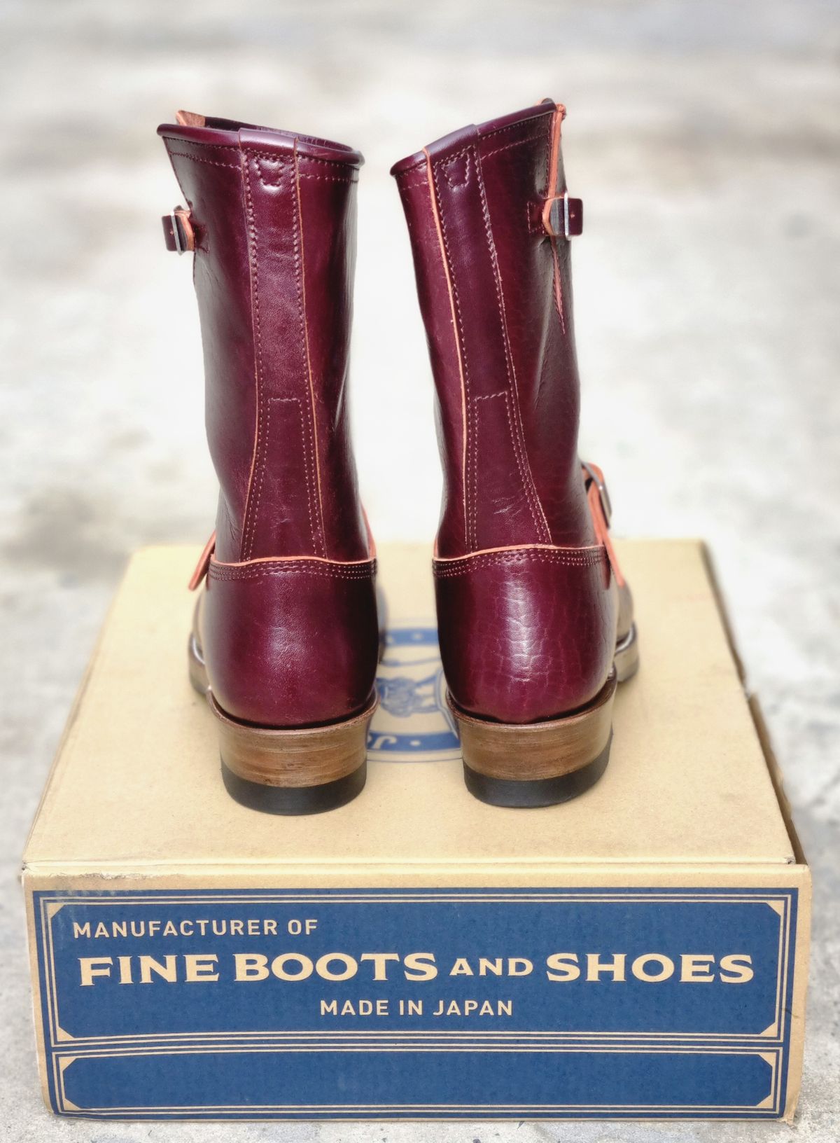 Photo by bootsmaniac on October 1, 2022 of the John Lofgren Wabash Engineer Boots in Shinki Burgundy Oiled Horsebutt.