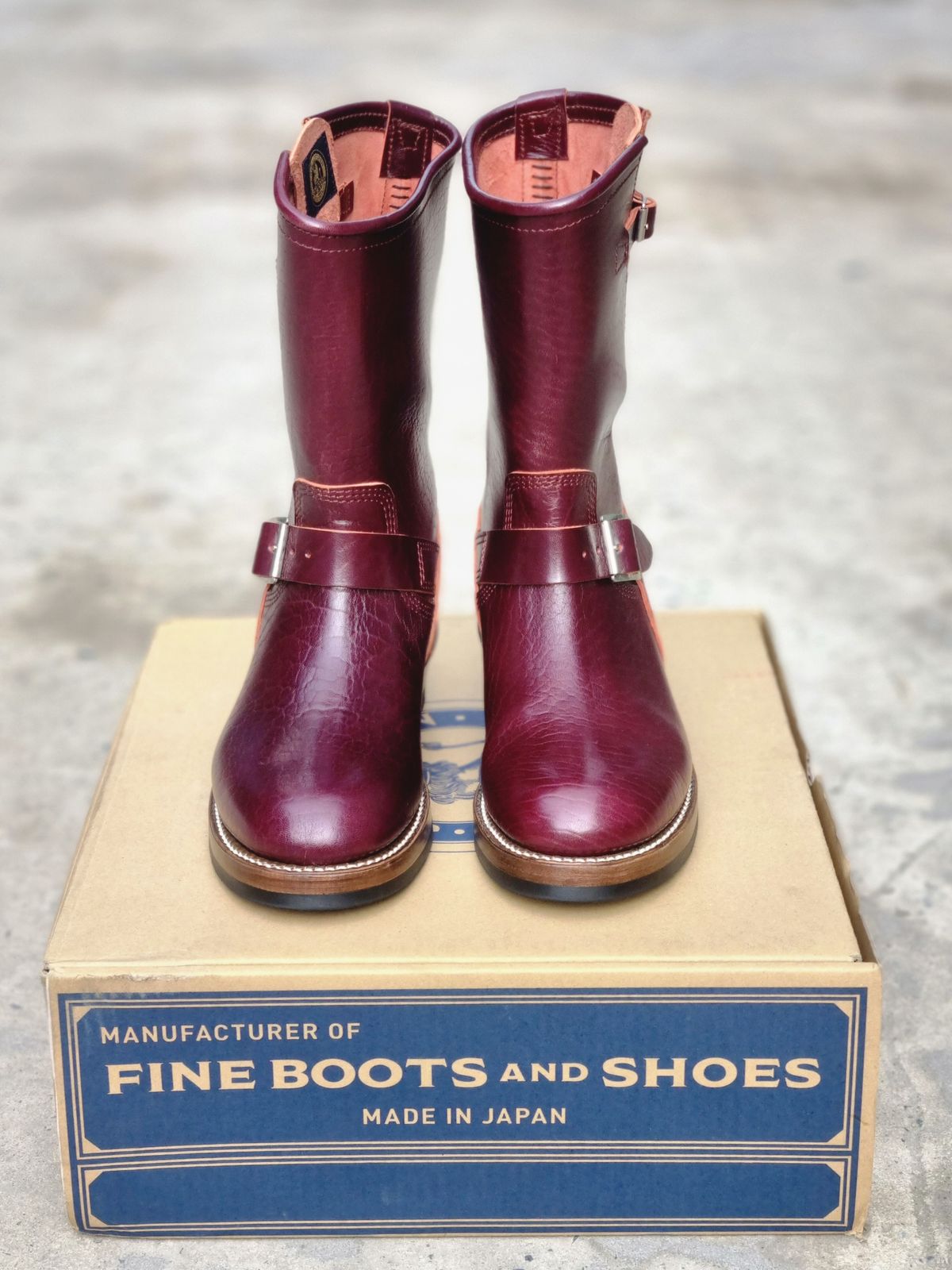 Photo by bootsmaniac on October 1, 2022 of the John Lofgren Wabash Engineer Boots in Shinki Burgundy Oiled Horsebutt.