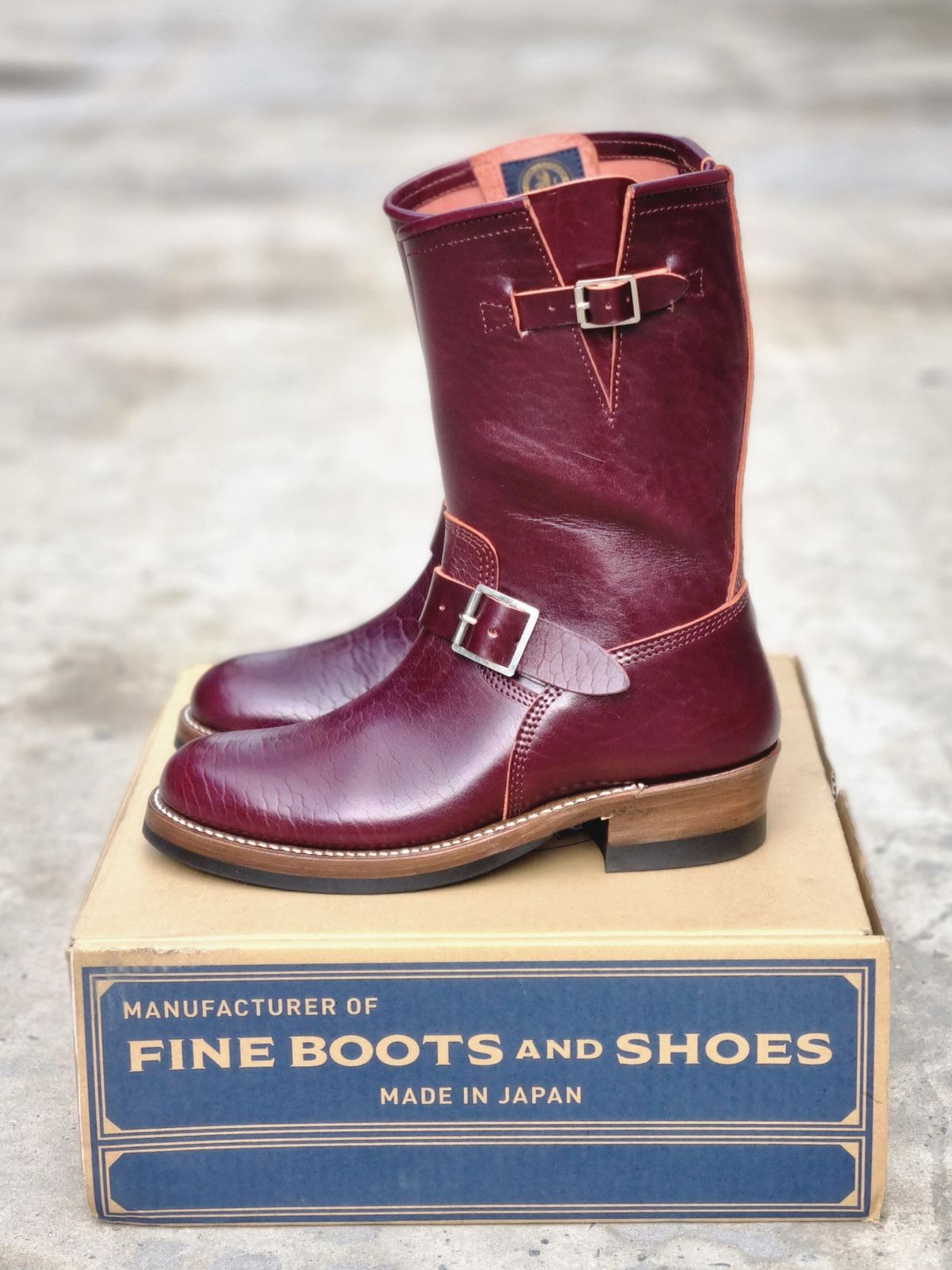 Photo by bootsmaniac on October 1, 2022 of the John Lofgren Wabash Engineer Boots in Shinki Burgundy Oiled Horsebutt.