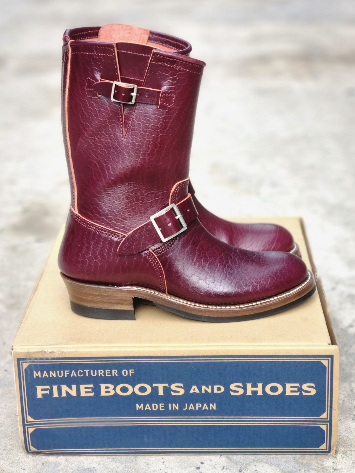 Photo by bootsmaniac on October 1, 2022 of the John Lofgren Wabash Engineer Boots in Shinki Burgundy Oiled Horsebutt.