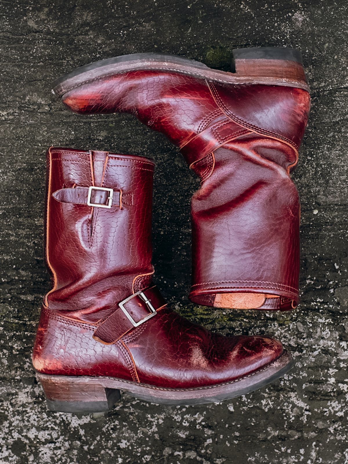 Photo by bootsmaniac on December 5, 2022 of the John Lofgren Wabash Engineer Boots in Shinki Burgundy Oiled Horsebutt.