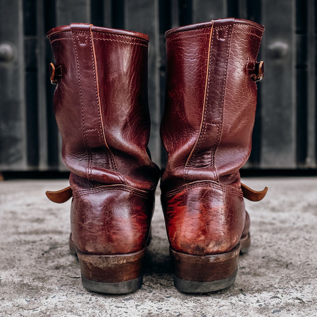 Photo by bootsmaniac on January 5, 2023 of the John Lofgren Wabash Engineer Boots in Shinki Burgundy Oiled Horsebutt.