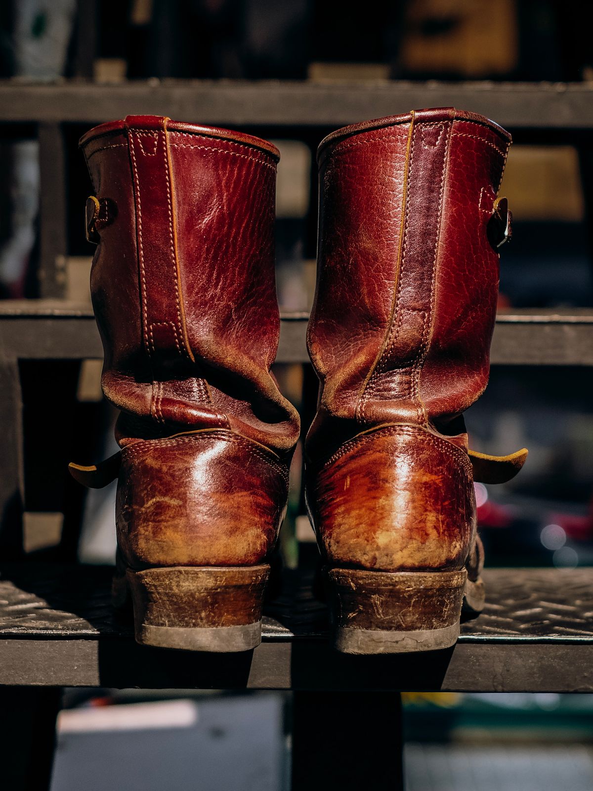 Photo by bootsmaniac on February 5, 2023 of the John Lofgren Wabash Engineer Boots in Shinki Burgundy Oiled Horsebutt.