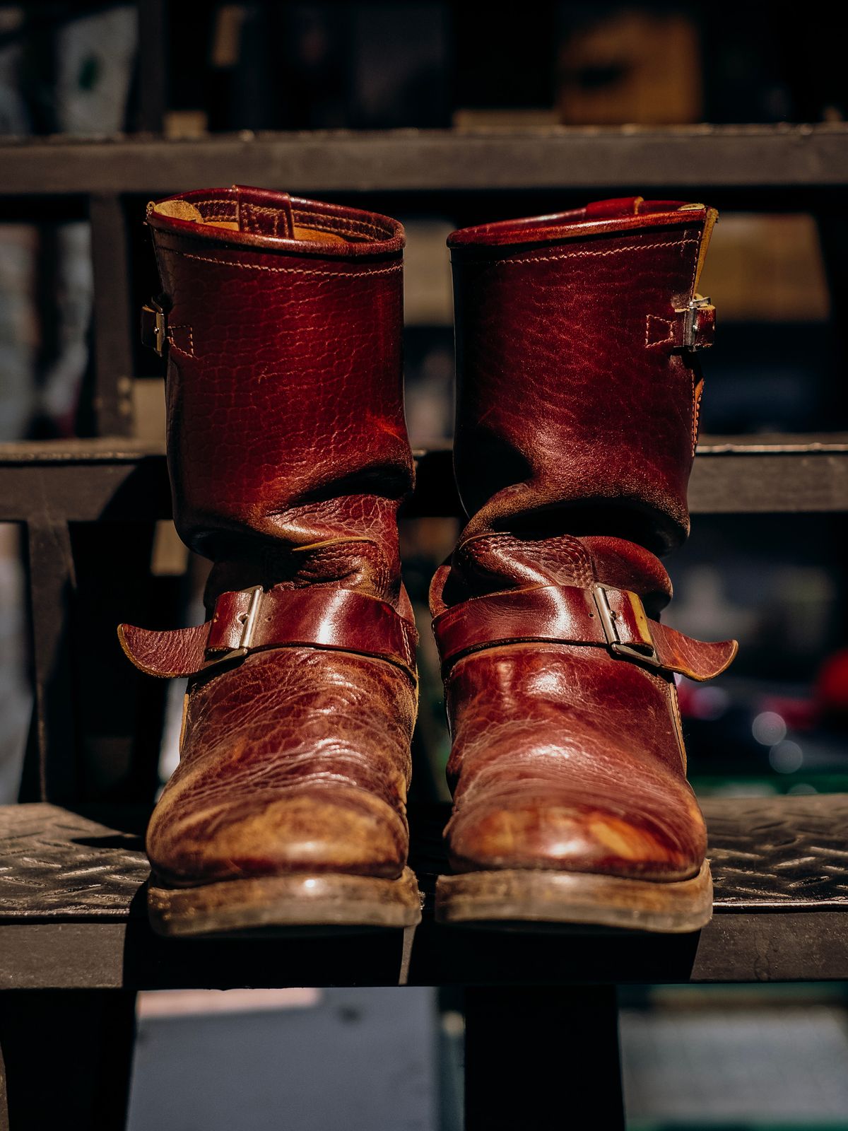 Photo by bootsmaniac on February 5, 2023 of the John Lofgren Wabash Engineer Boots in Shinki Burgundy Oiled Horsebutt.