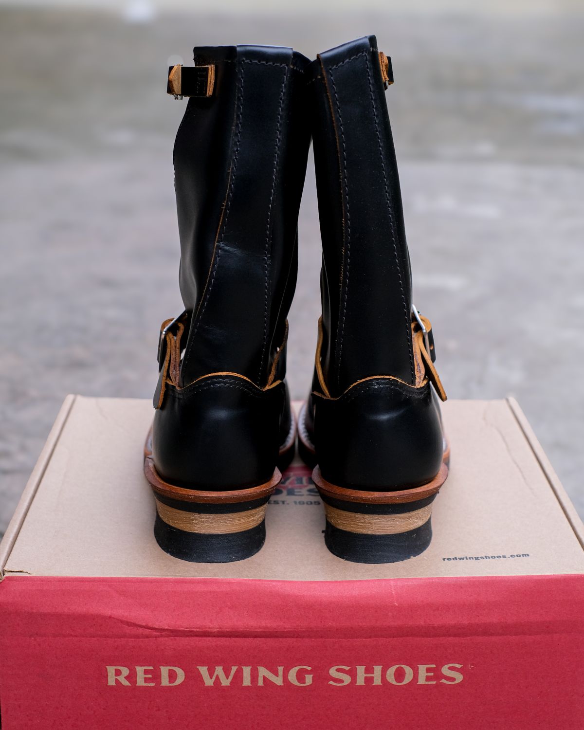 Photo by bootsmaniac on November 1, 2025 of the Red Wing Engineer in S.B. Foot Black Klondike.