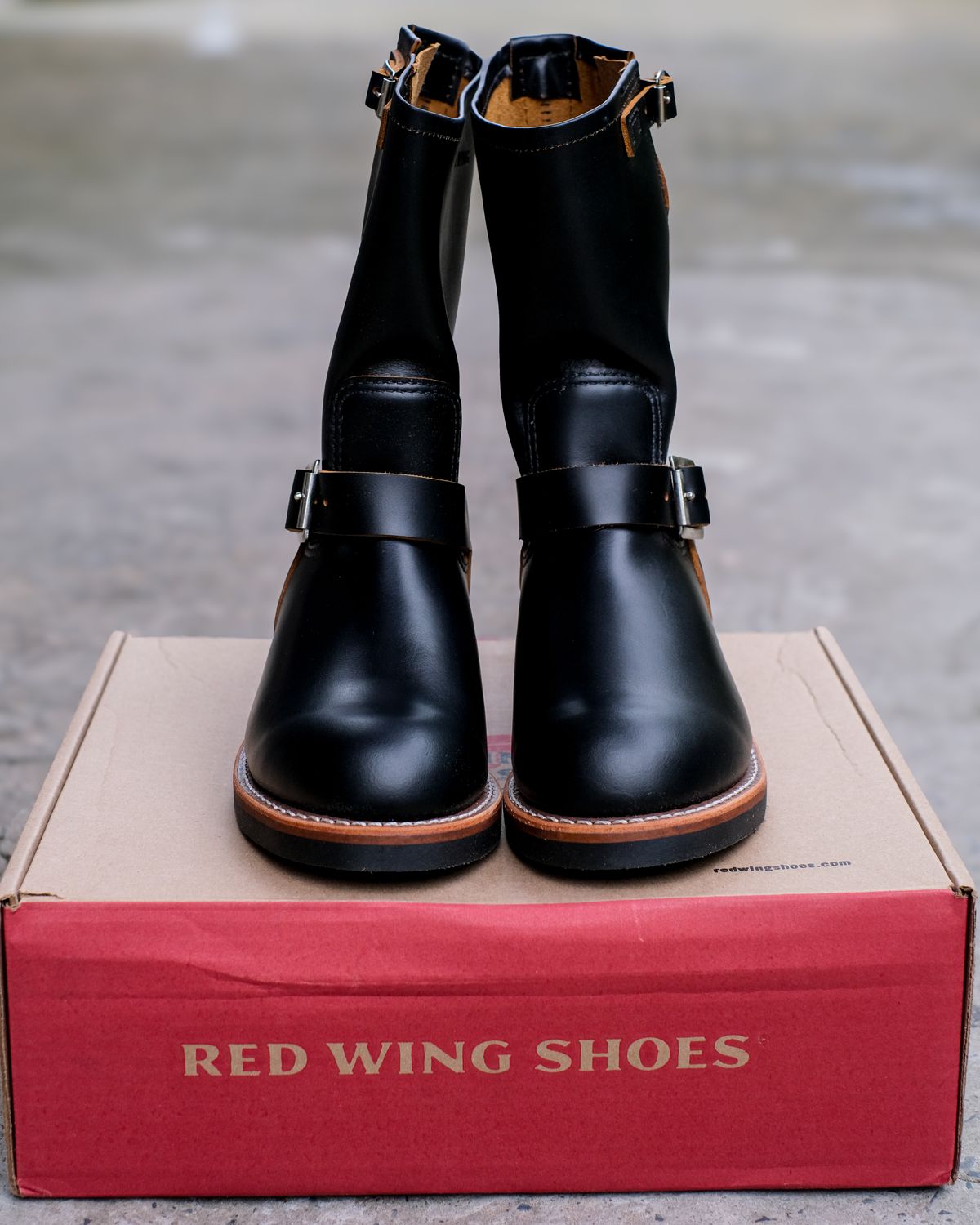 Photo by bootsmaniac on November 1, 2025 of the Red Wing Engineer in S.B. Foot Black Klondike.