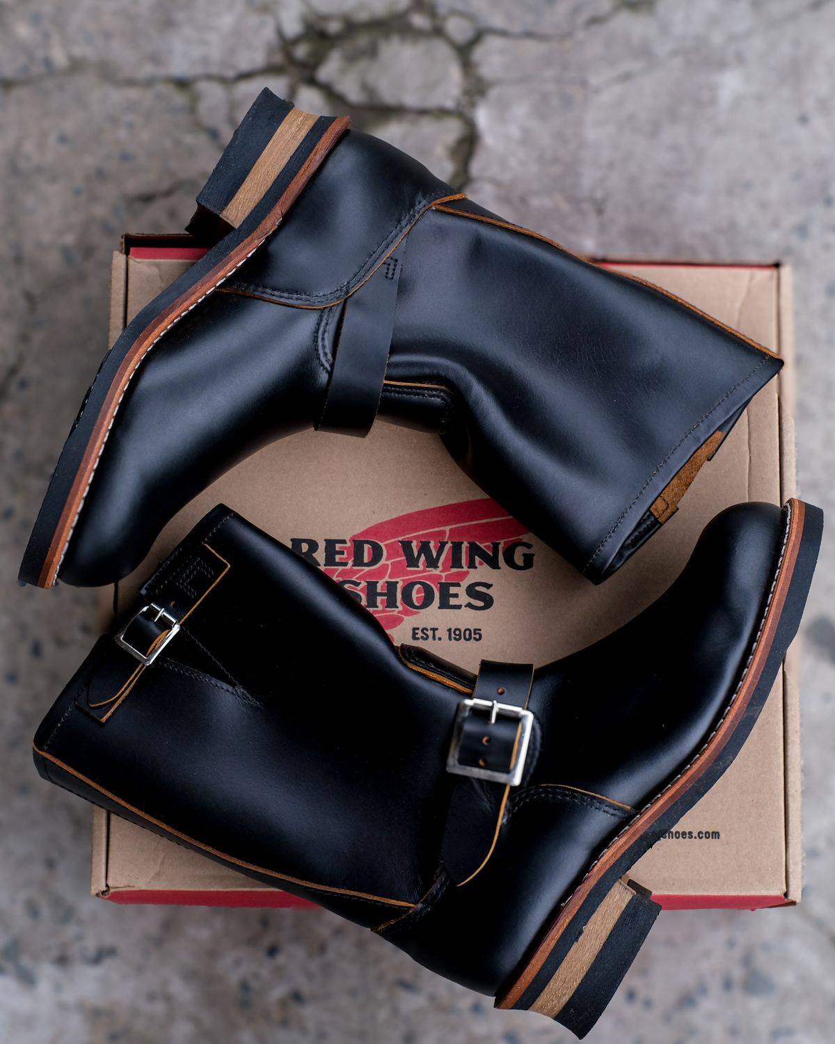 Photo by bootsmaniac on November 1, 2025 of the Red Wing Engineer in S.B. Foot Black Klondike.