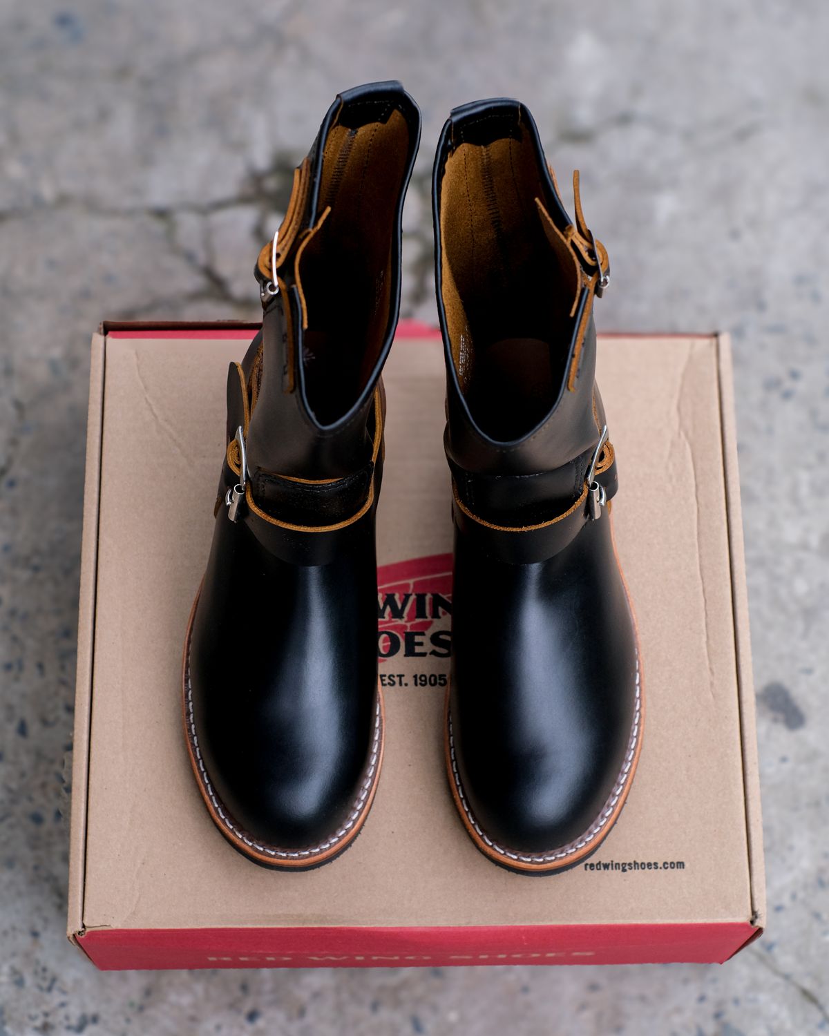 Photo by bootsmaniac on November 1, 2025 of the Red Wing Engineer in S.B. Foot Black Klondike.