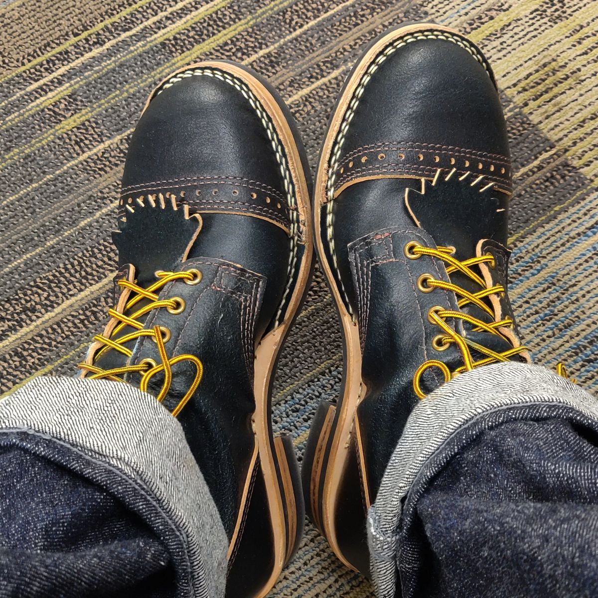 Photo by flypaper89 on September 13, 2021 of the Wesco Warren Boot in Horween Navy Waxed Flesh.