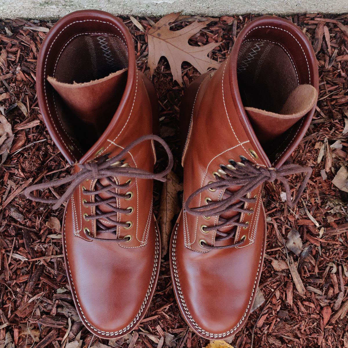 Photo by flypaper89 on November 4, 2022 of the Onderhoud SVC02 Packer Boot in Wickett & Craig Medium Brown Traditional Harness.